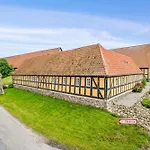 Historic Retreat At Mollerup Estate Charm, Tranquility And Authentic Character Casa de Férias Rønde